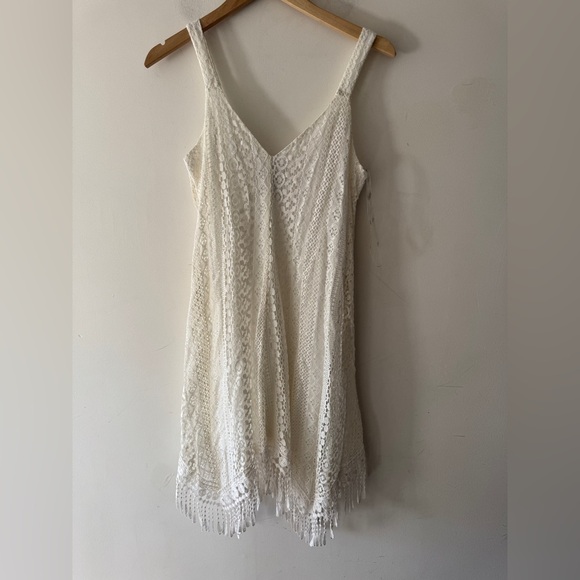 Trixxi Dresses & Skirts - NEW!! Trixxi White Lace V Neck Midi Dress Adorable Tassel Fringe Detail